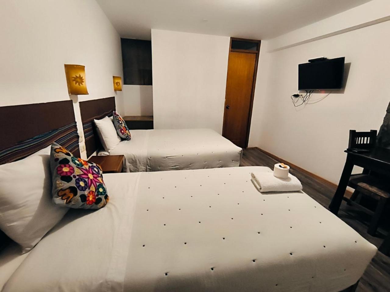 אורובמבה Hostal Balcon De Piedra מראה חיצוני תמונה